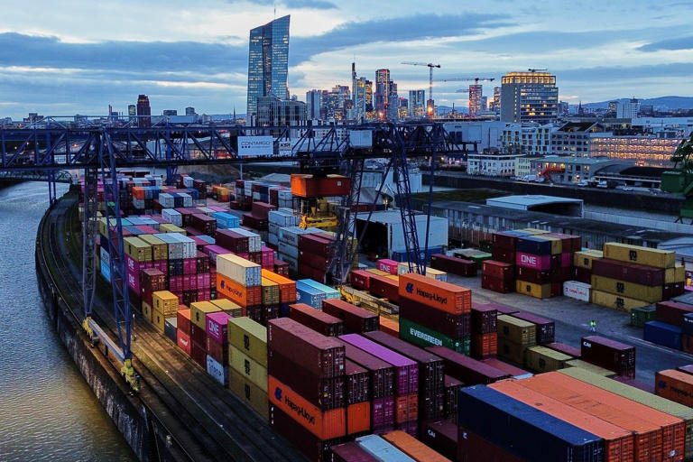 Trump administration kicks off new process to try to replace tariffs ...