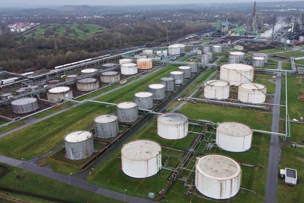 US to release 172M barrels of oil from strategic reserve to combat ...