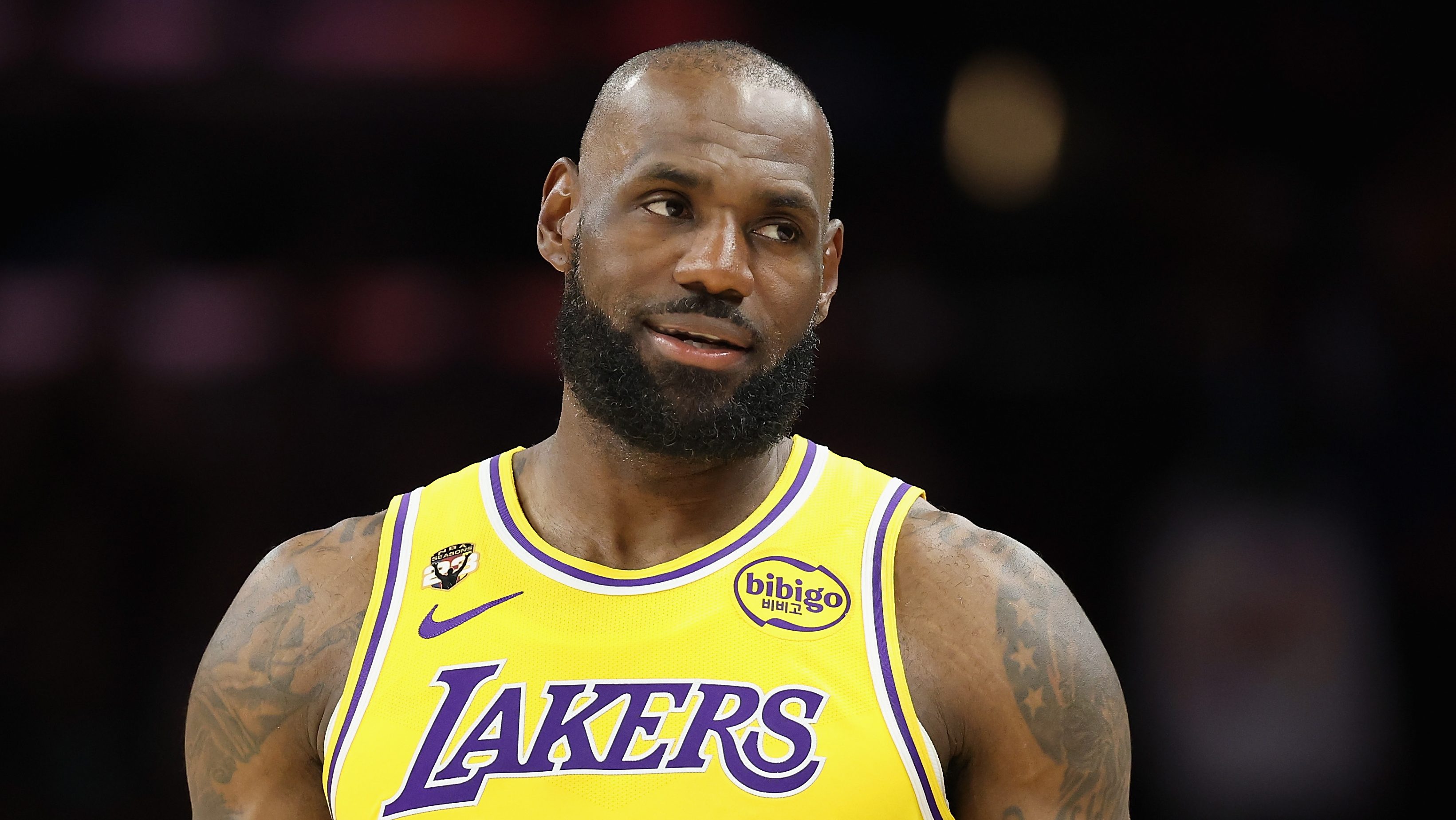 Los Lakers podrían perder a LeBron James ante los Warriors: informe