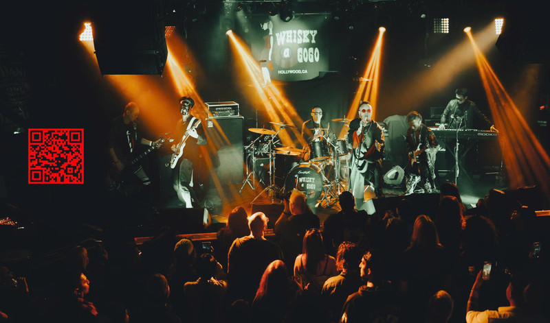 Mang 'Trống cơm' phiên bản rock đàn bầu ra thế giới