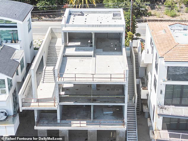 Kanye West content after verdict issued in case of contractor suing him ...