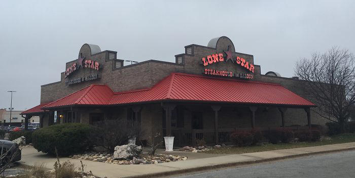 This person eats at the last locations of nearly defunct restaurant chains