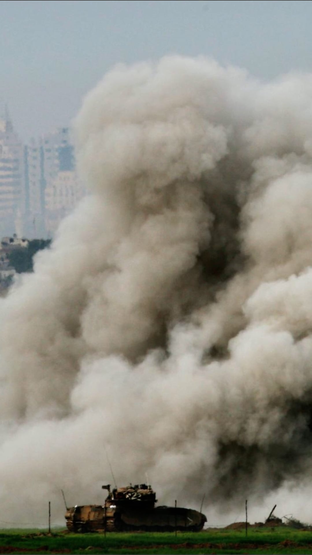 Human Rights Watch claims Israel illegally used white phosphorus