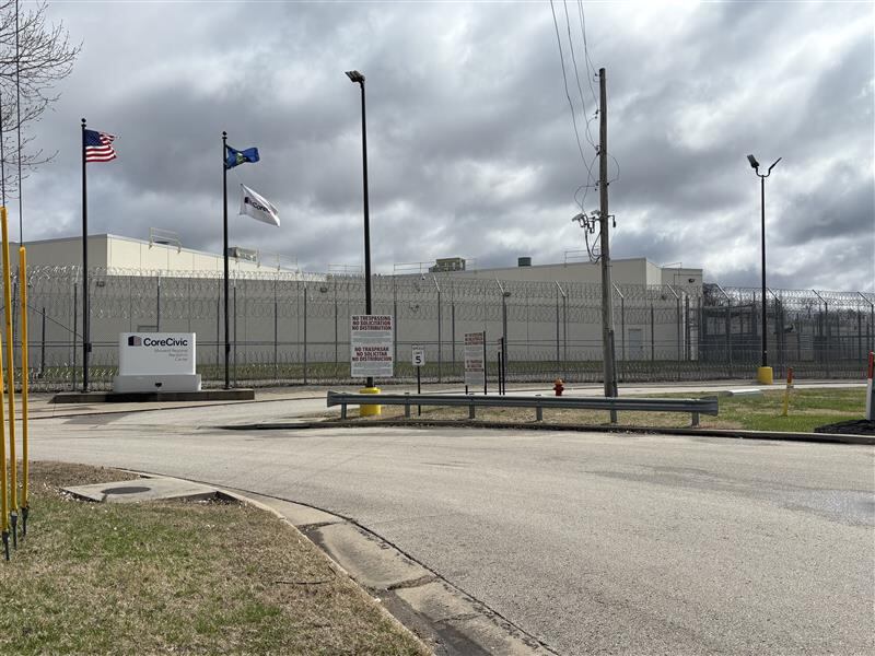 Leavenworth ICE detention facility opens with 20 detainees, days after ...