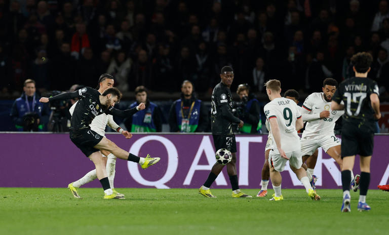 Late Kvaratskhelia show gives PSG command of tie with Chelsea