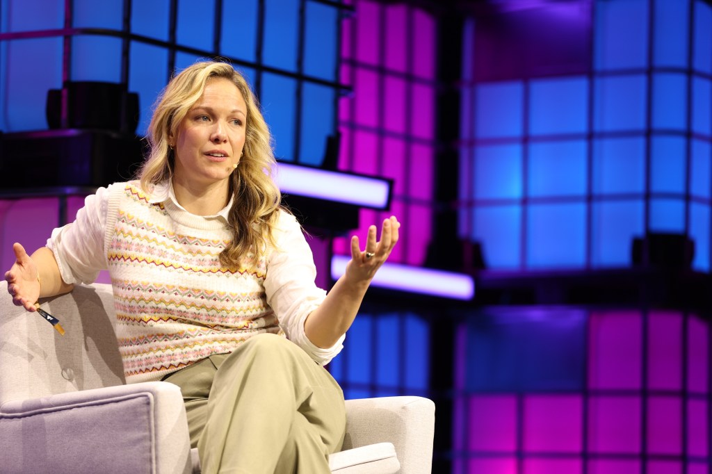AI pop star Tilly Norwood’s creator claims phony singer has real ...