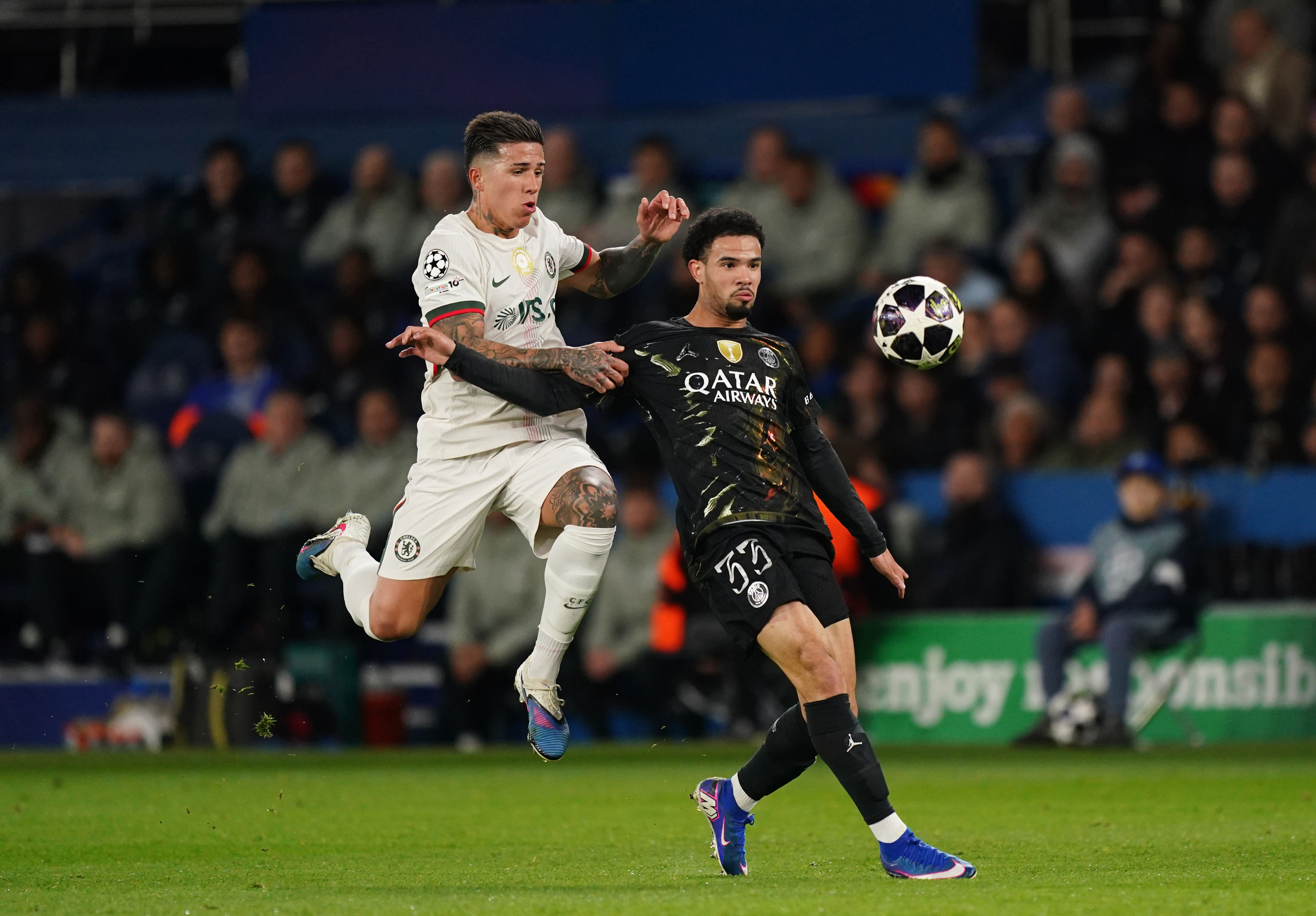 Franse kranten in de ban van spektakel in Parijs: 'Blies Chelsea omver'