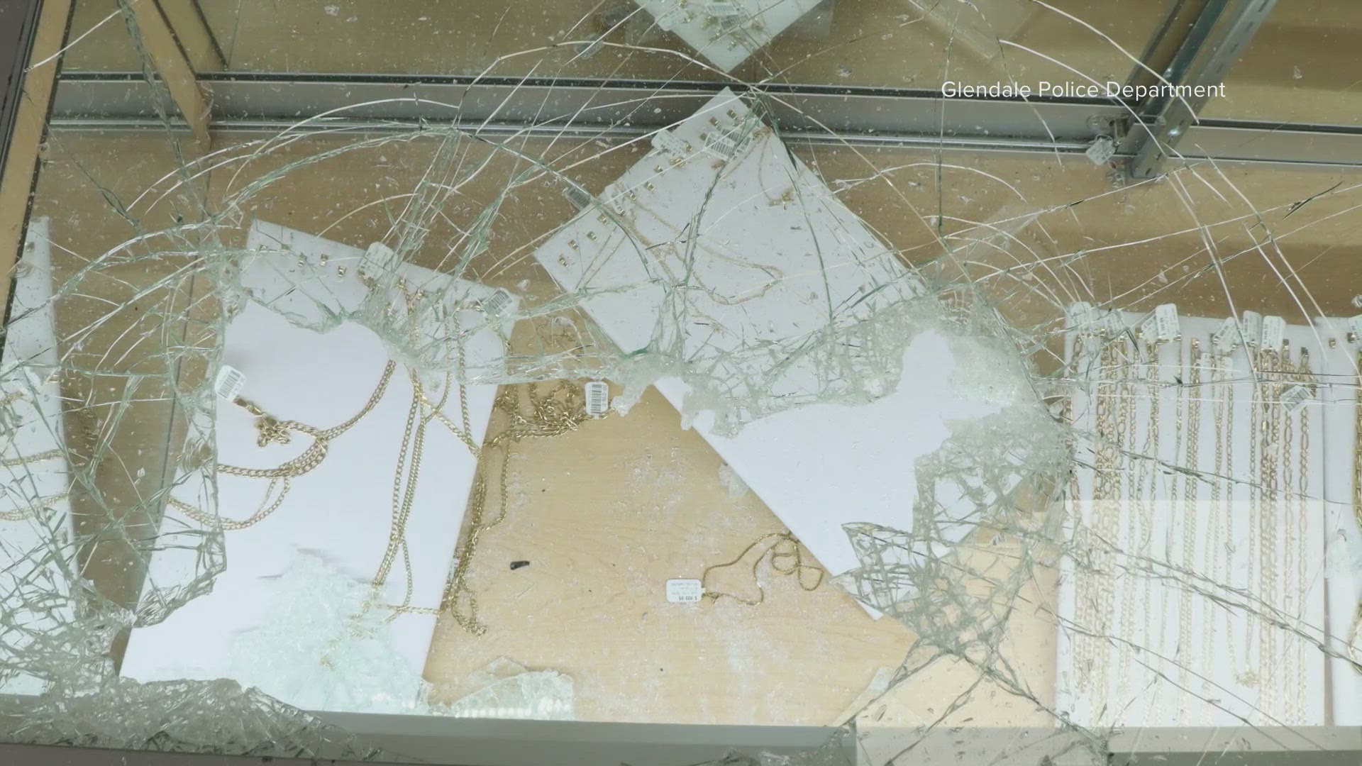 Smash and grab caught on camera in Glendale
