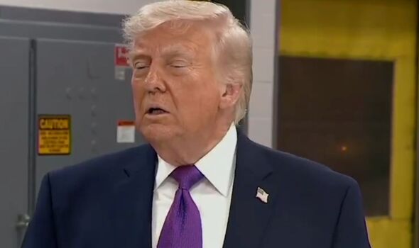 Fox News reporter challenges Trump over 'war' claim in surprising on ...