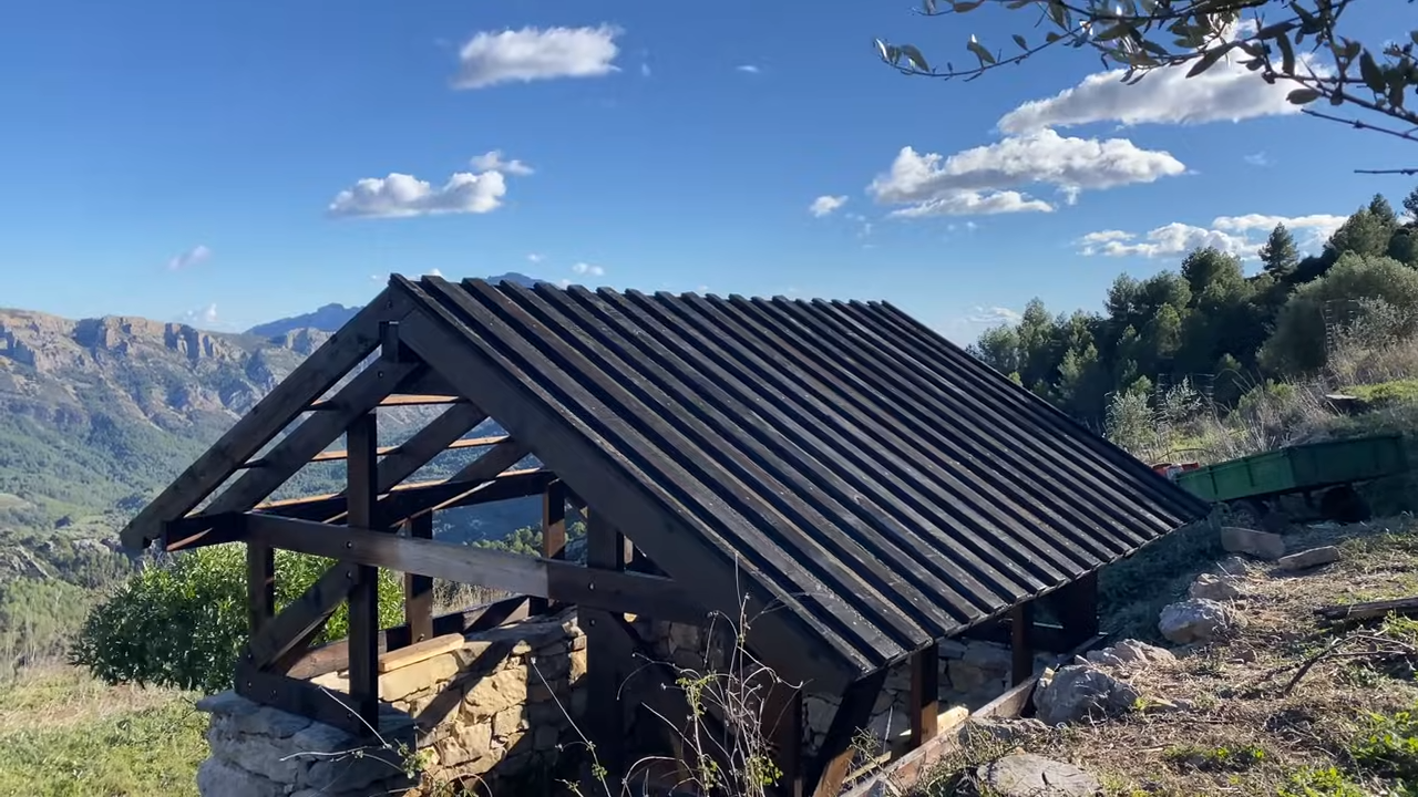 Step-by-step roof plank installation