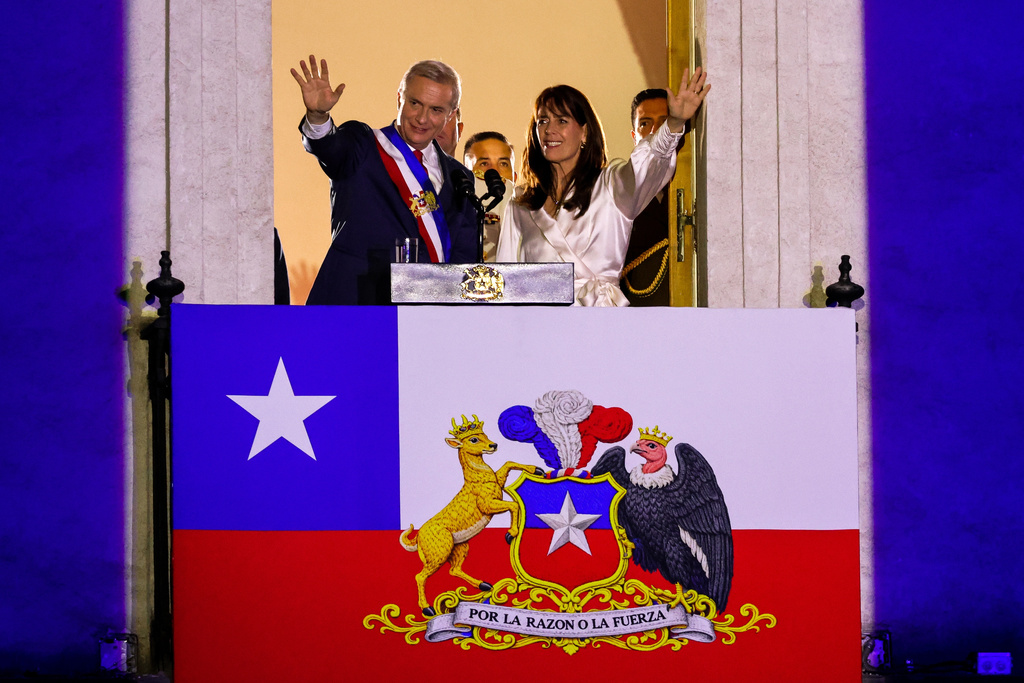 Kast anuncia gobierno de emergencia en Chile y promete combatir ...