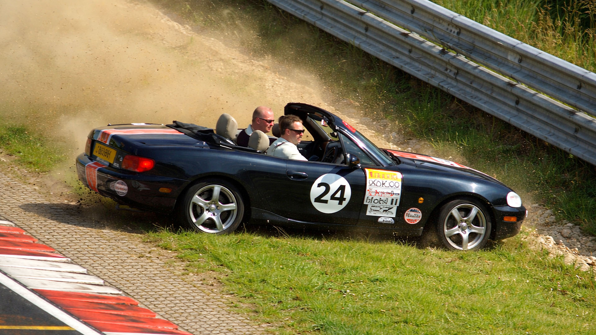 Driver Loses Control but Avoids Crash Nürburgring