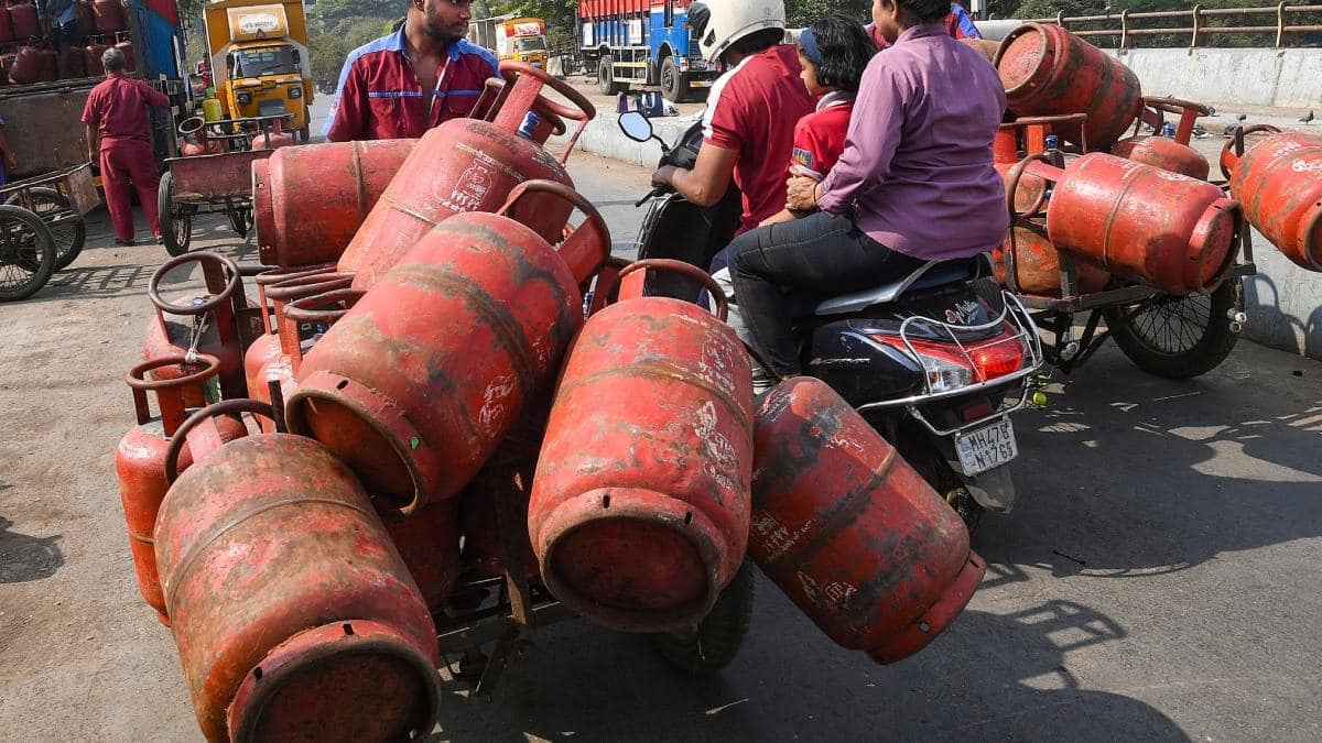 Indane gas booking chaos: System overloaded after 8-10x spike in calls
