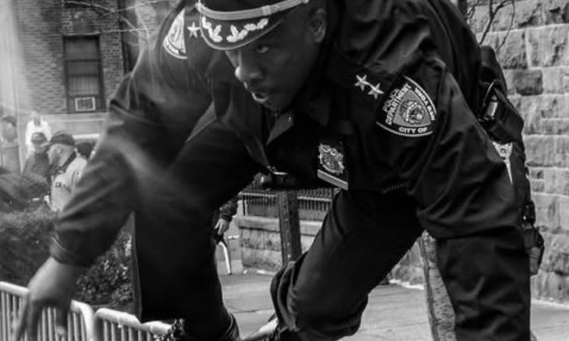 NYPD chief reacts to viral photo of daring barricade jump