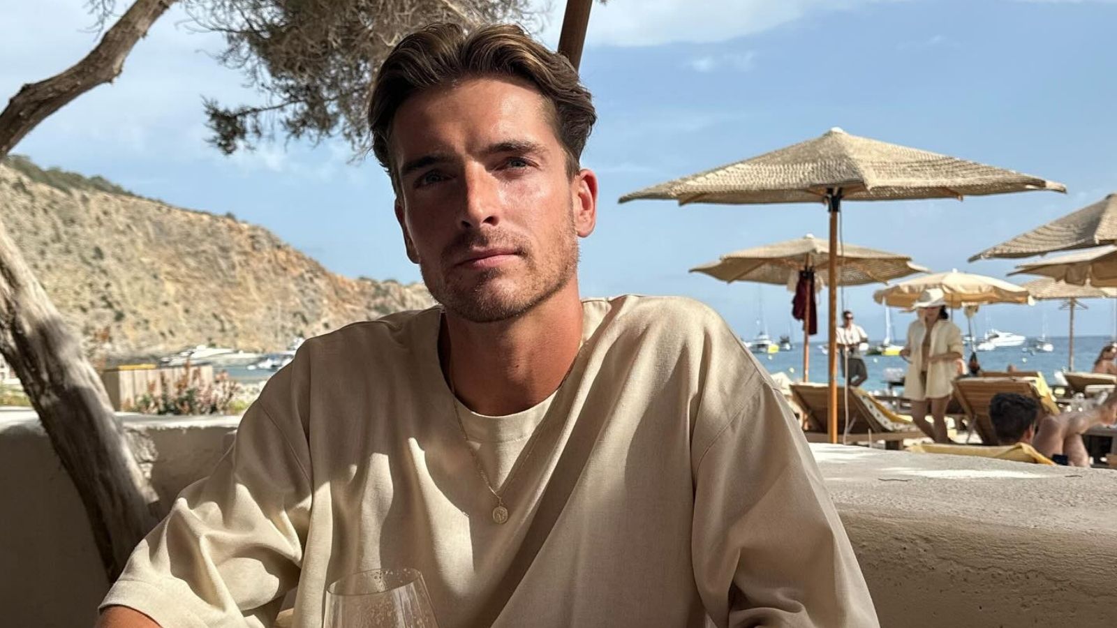 Dít is de sixpack van Robbert Rodenburg op de Men's Health-cover