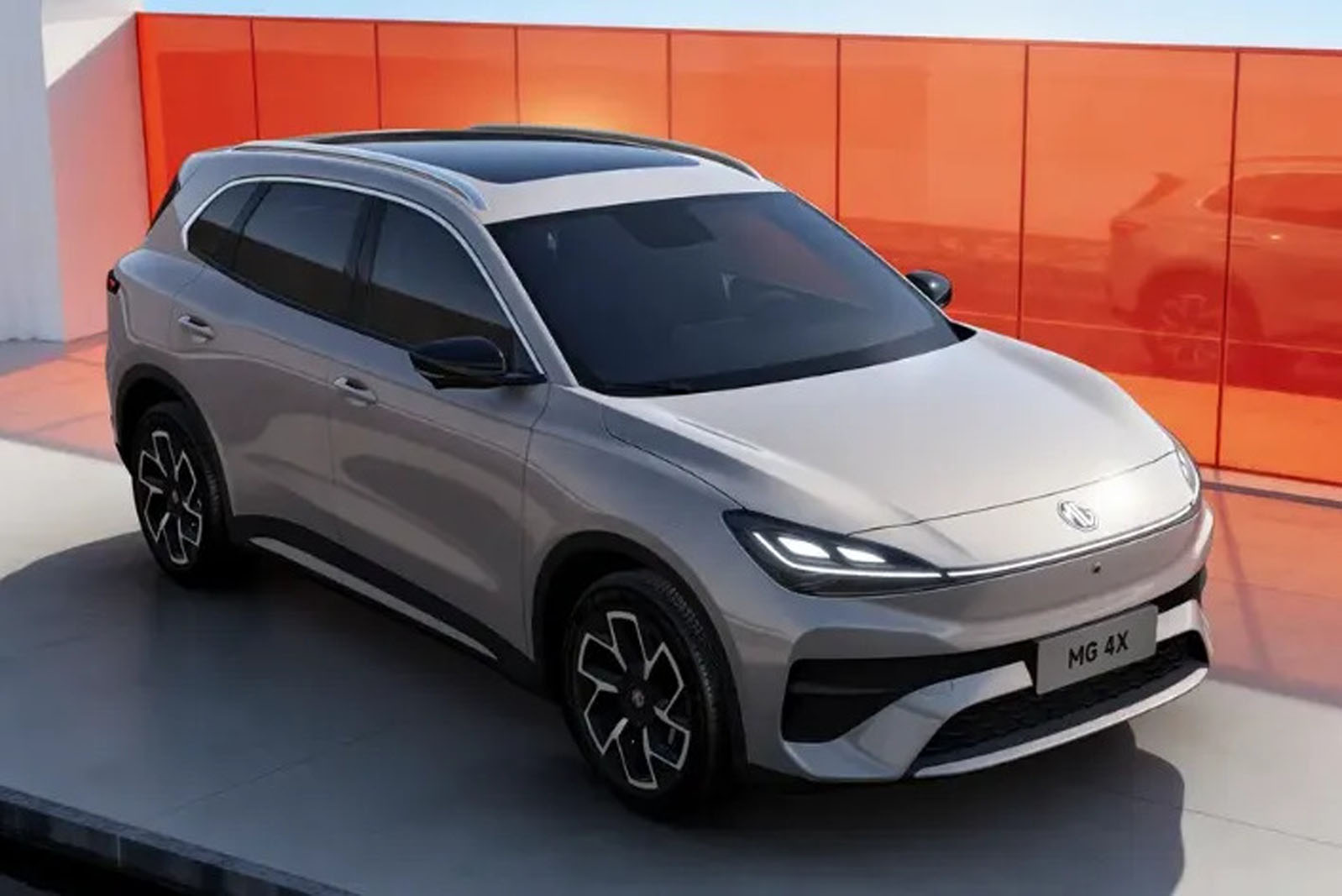 New MG 4X crossover brings semi-solid-state batteries