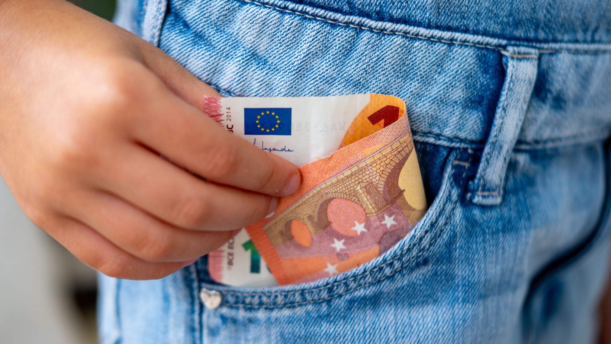Zoveel geld mag je in 2026 belastingvrij aan je (klein)kinderen geven