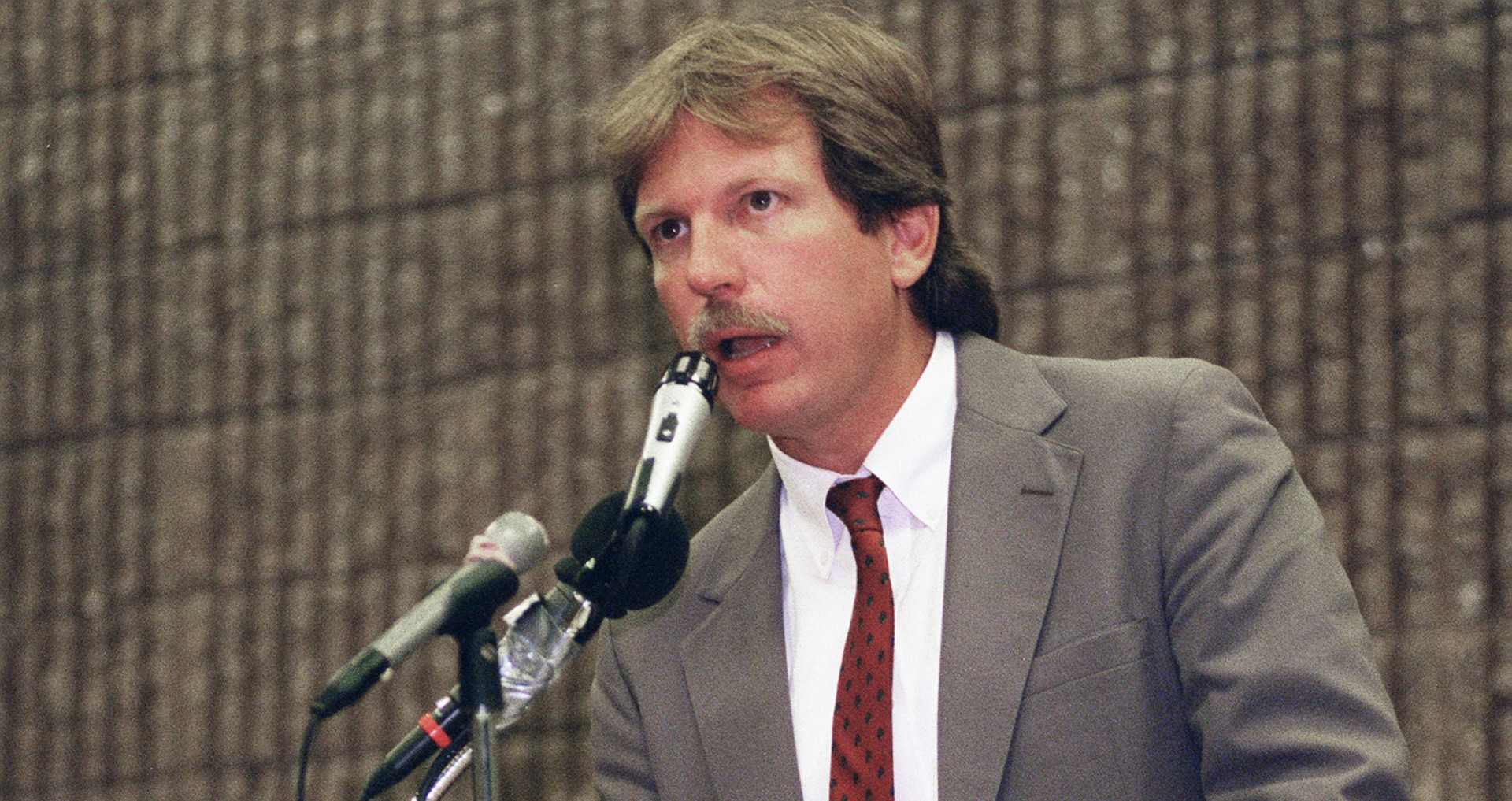 Die tragische Geschichte von Gary Webb, dem Reporter, der die CIA entlarvte