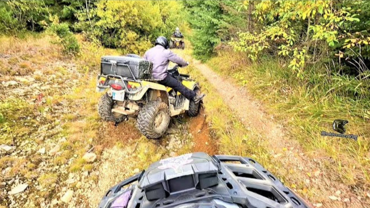 Spectacular off-road ride on dangerous narrow trail