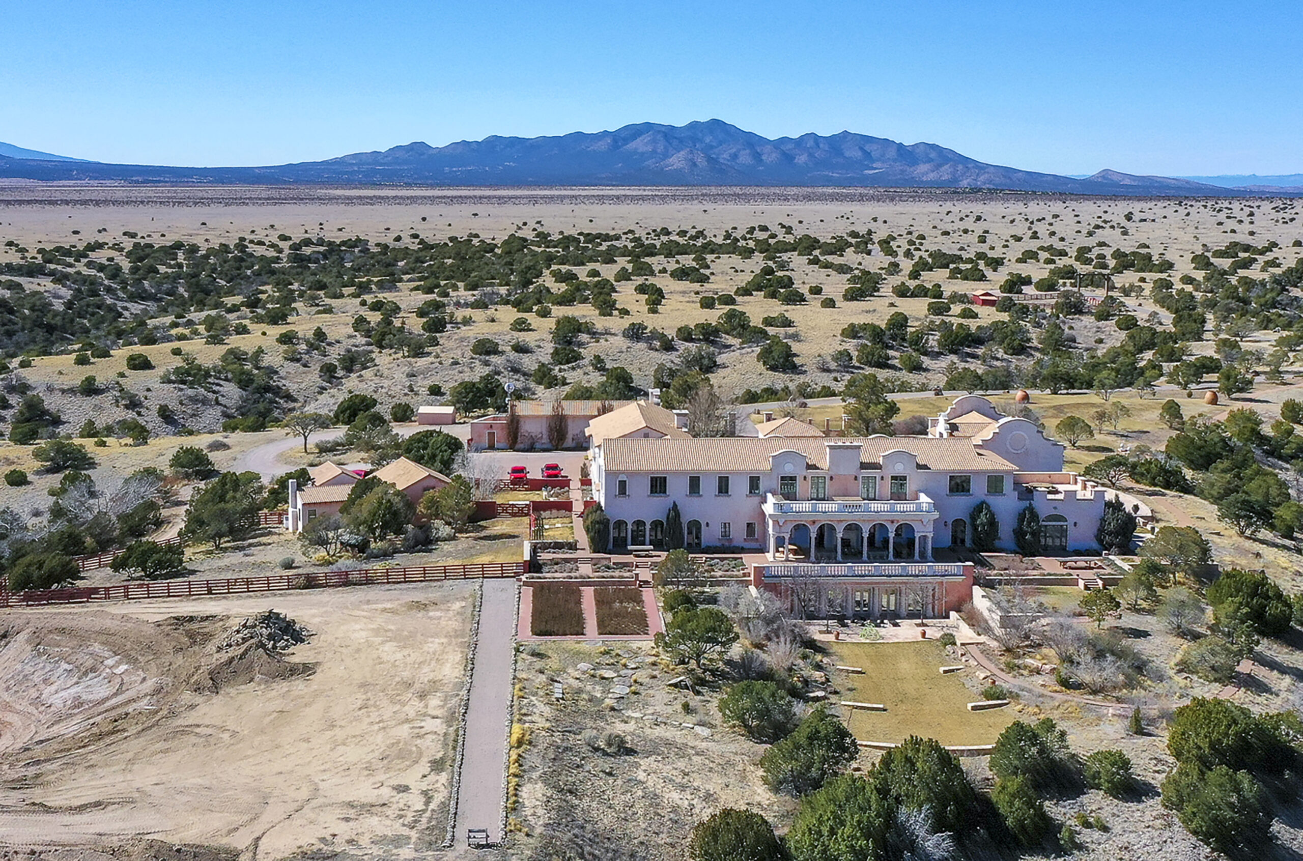 Zorro Ranch: il rifugio segreto di Jeffrey Epstein