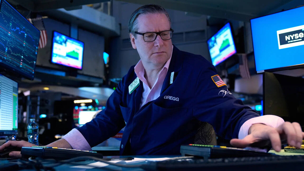 US stock market declines amid rising oil prices due to Iran conflict