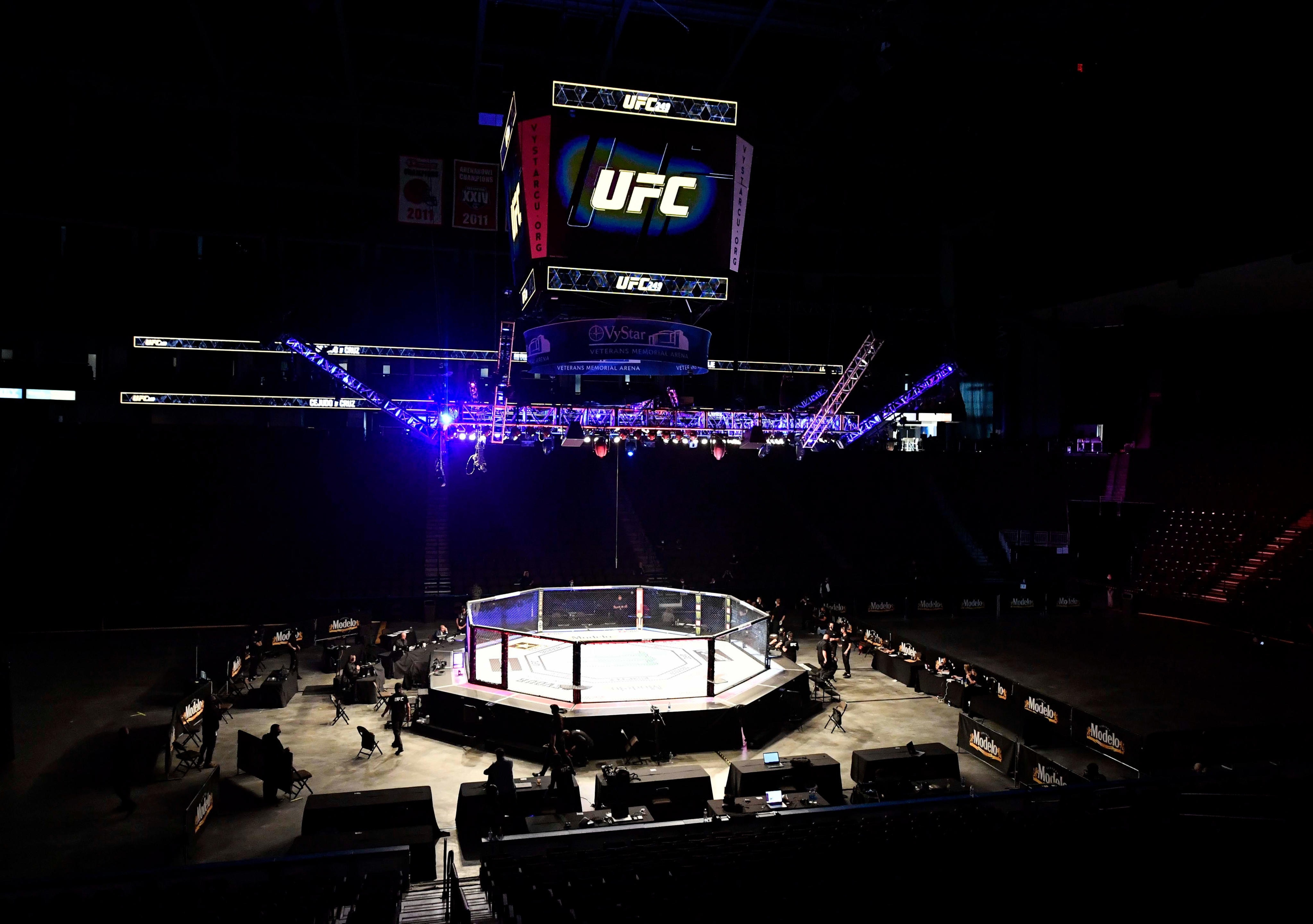 Why are UFC fighters training FBI agents? What we know about seminar