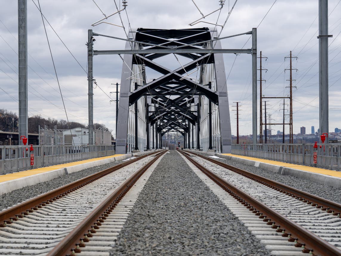NJ Transit trains to resume normal schedules after forcing travelers to ...