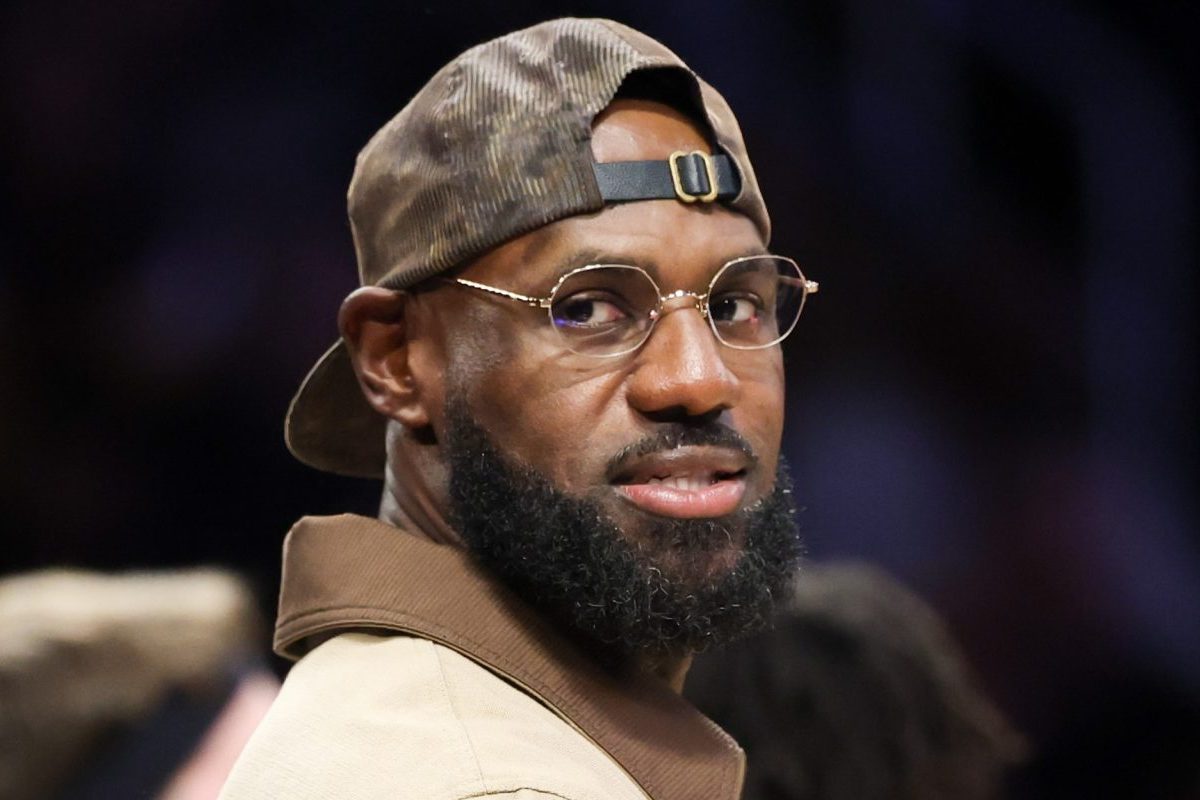 Lakers urged to cut ties with LeBron James as replacement lined up