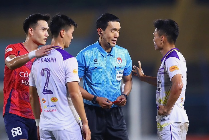 Trọng tài Hàn Quốc đẳng cấp elite bắt trận Ninh Bình - Công An Hà Nội