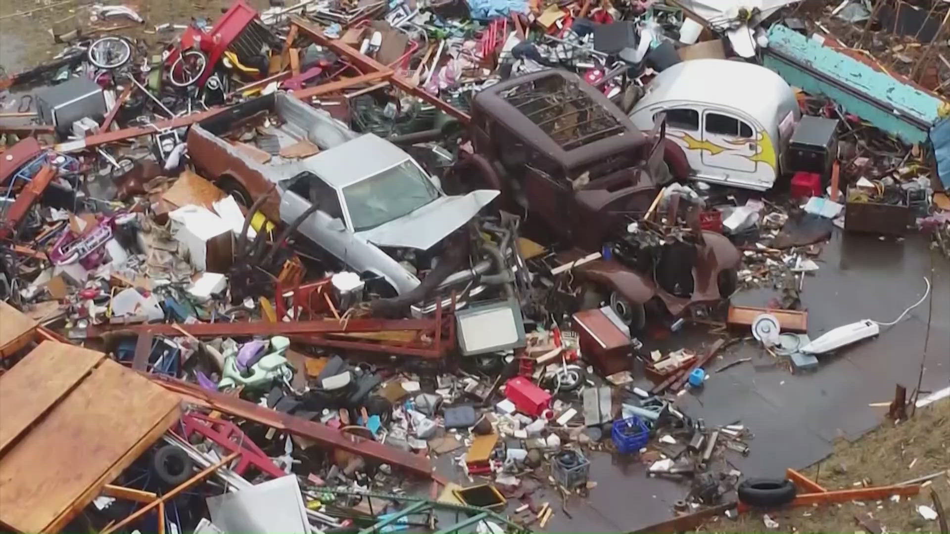 At least 2 killed after tornado hits Indiana