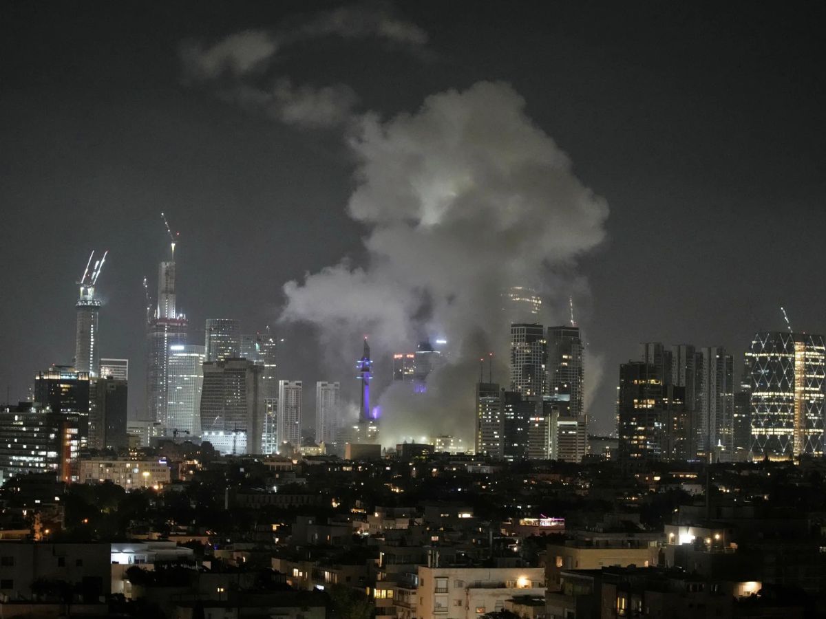 Iran missile attack on Israel: Explosions heard over Tel Aviv and ...