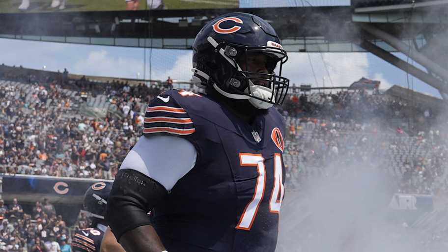 Bears bring back another familiar face to offensive line in the trenches