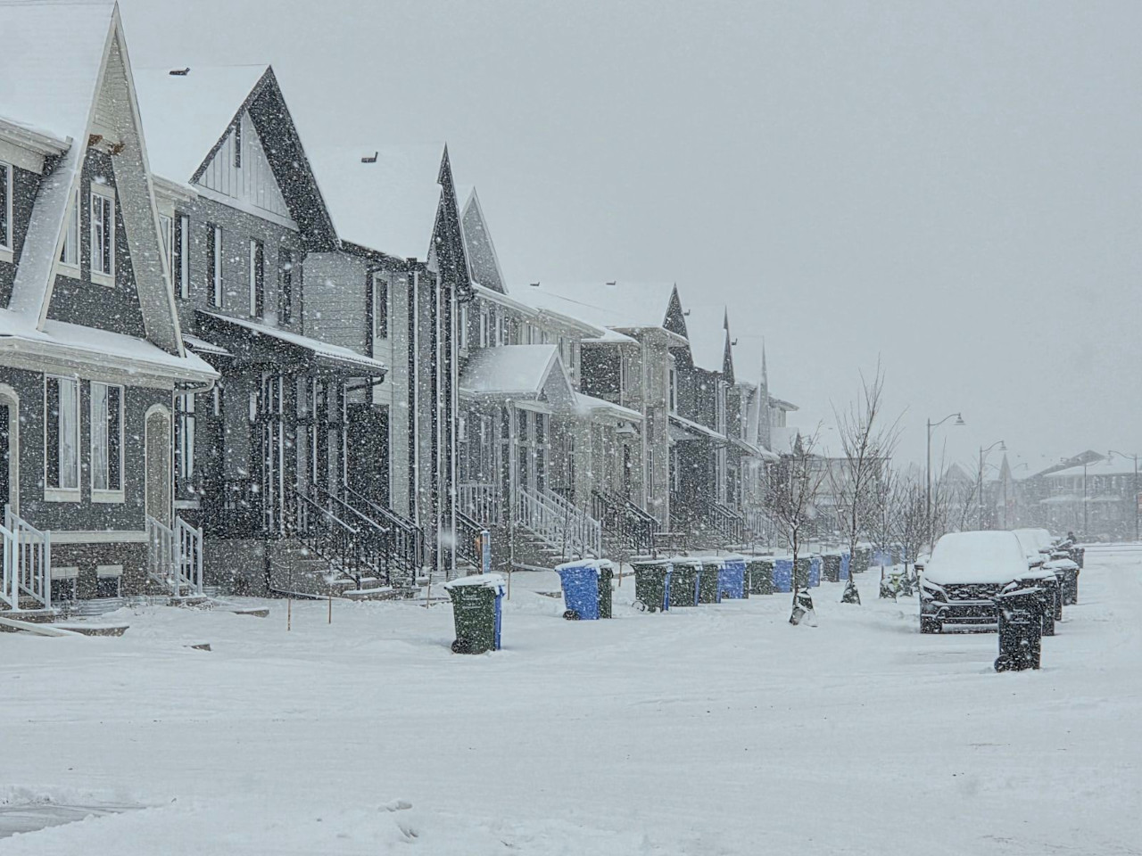 Blast of late-season snow hits Alberta and Saskatchewan, risk of 10-20+ cm
