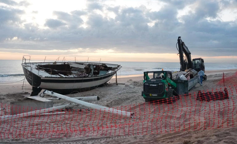 After nearly 7 weeks, sailboat aground in Flagler Beach being removed