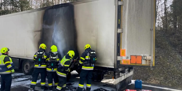 Nach Brand auf der A2: Lkw hatte haufenweise Gefahrengut an Bord