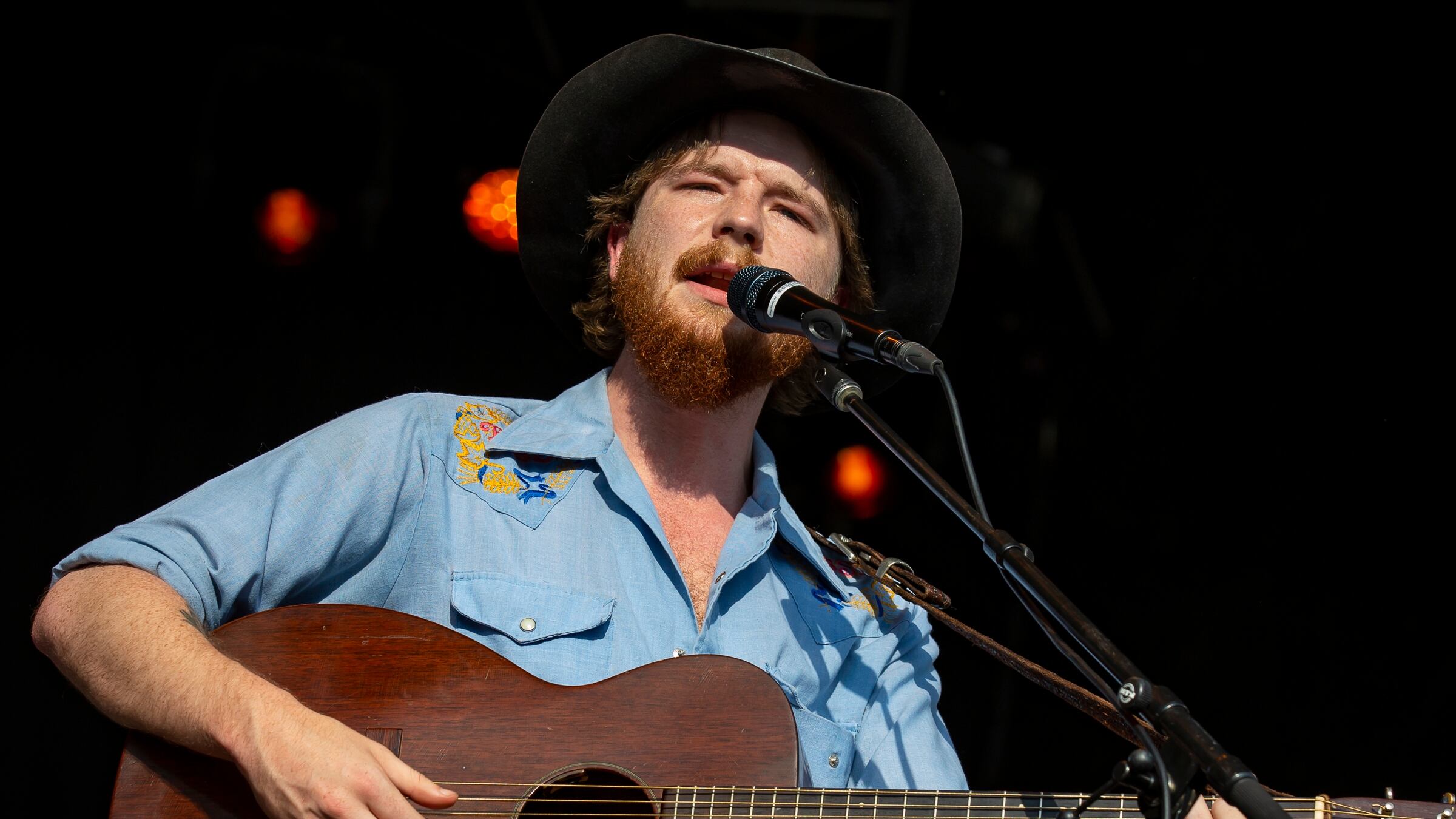 Country singer announces 'indefinite' performance hiatus