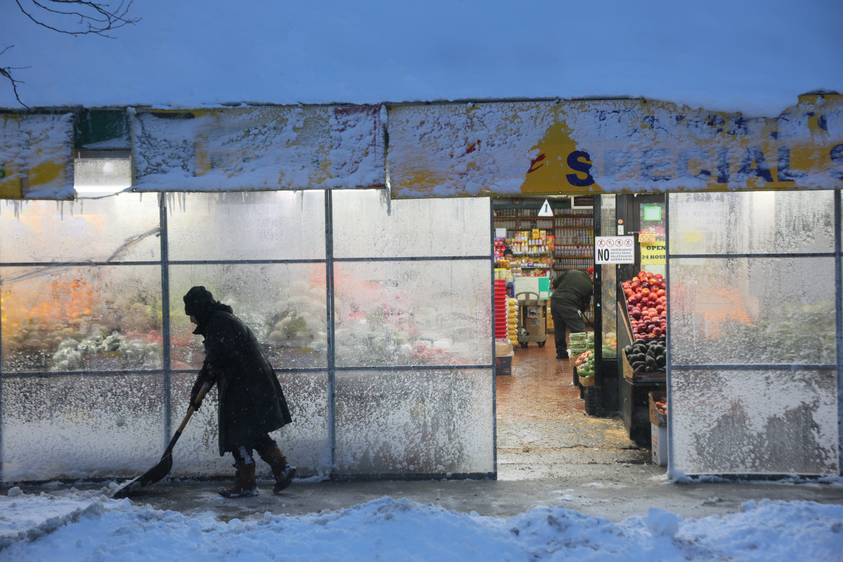 Epic snow storm expected to disrupt and delay already strained travel plans