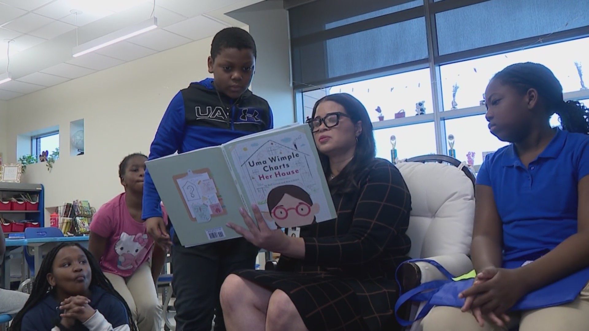 Dozens of volunteers read to New Haven students for Read Across America ...