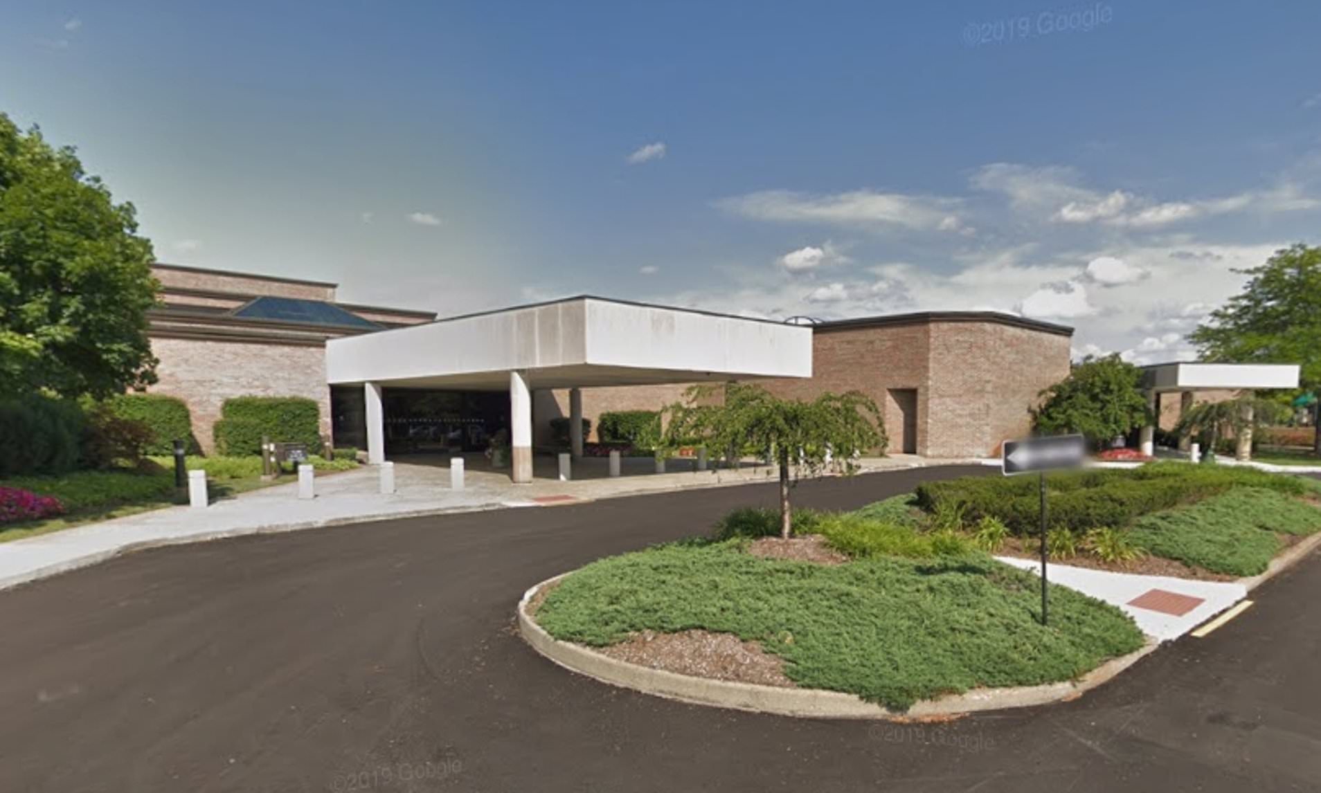 Active shooter crashes car into Michigan synagogue then opens fire ...