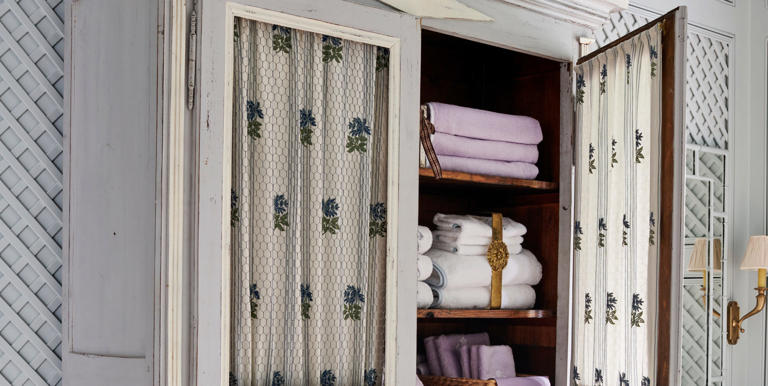 How to organize your linen closet to look like a chic boutique ...