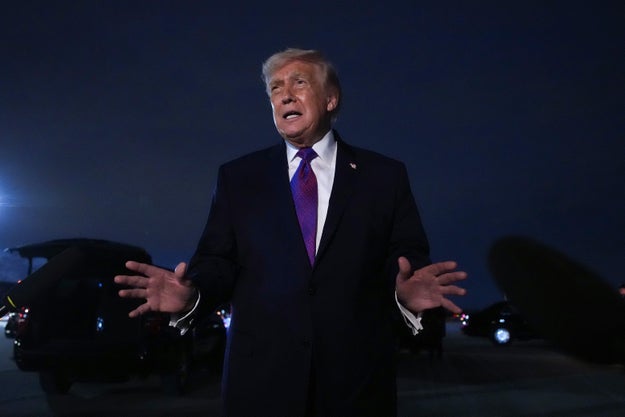 Trump's real hand color behind the makeup seemed to show at his rally ...