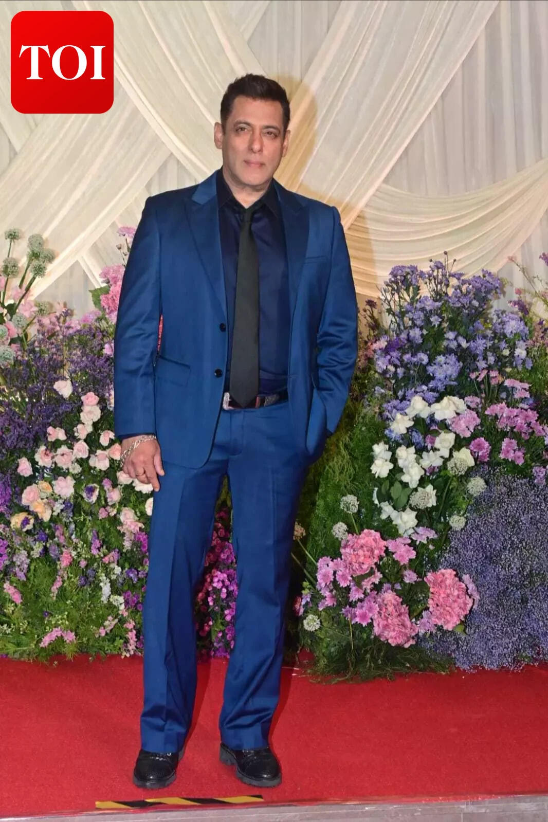 Salman Khan, Aamir Khan, Rekha attend Sooraj Barjatya’s daughter Eesha ...