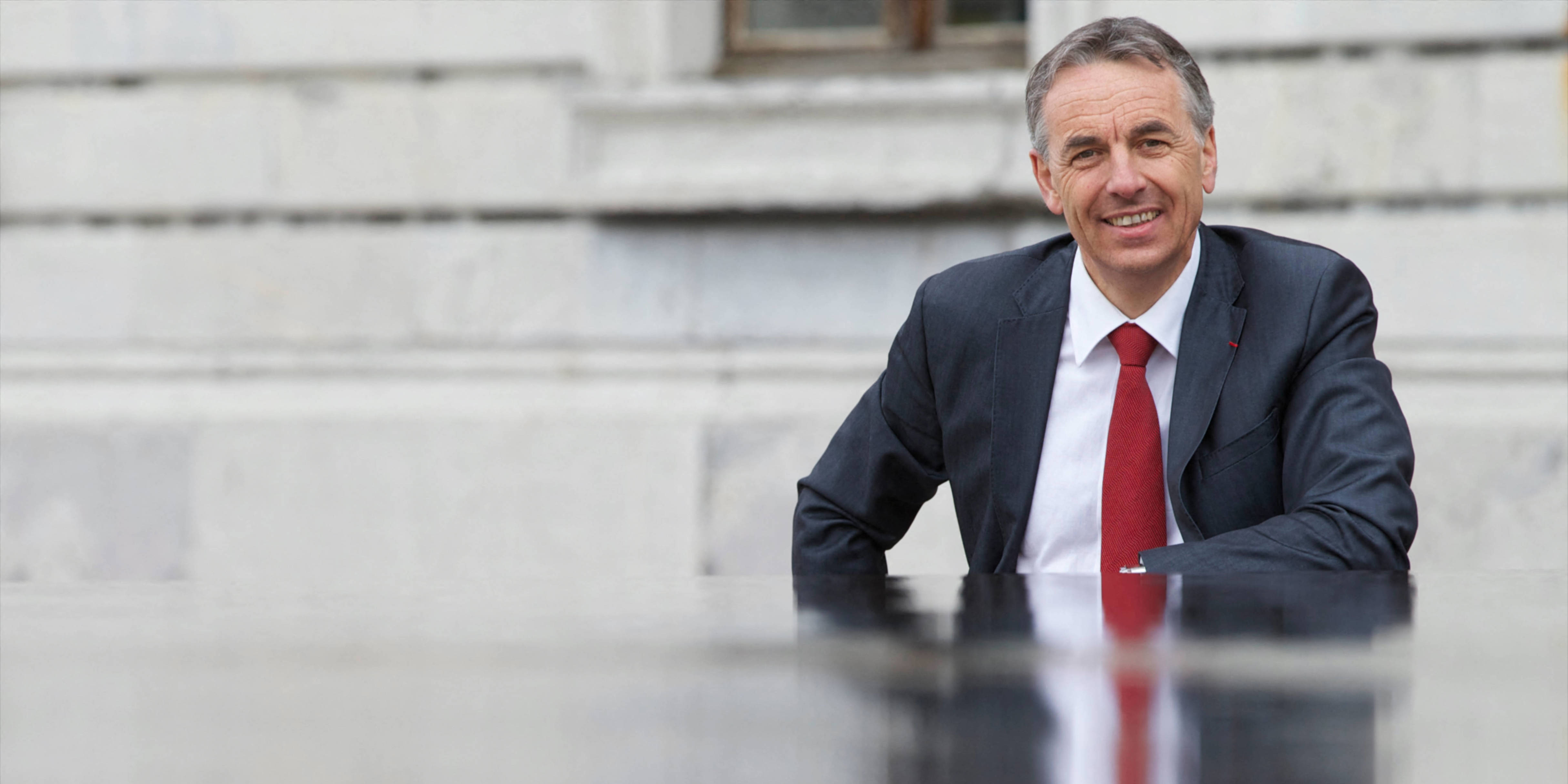Municipales 2026 : à Annecy, le candidat Jean-Luc Rigaut visé par une ...