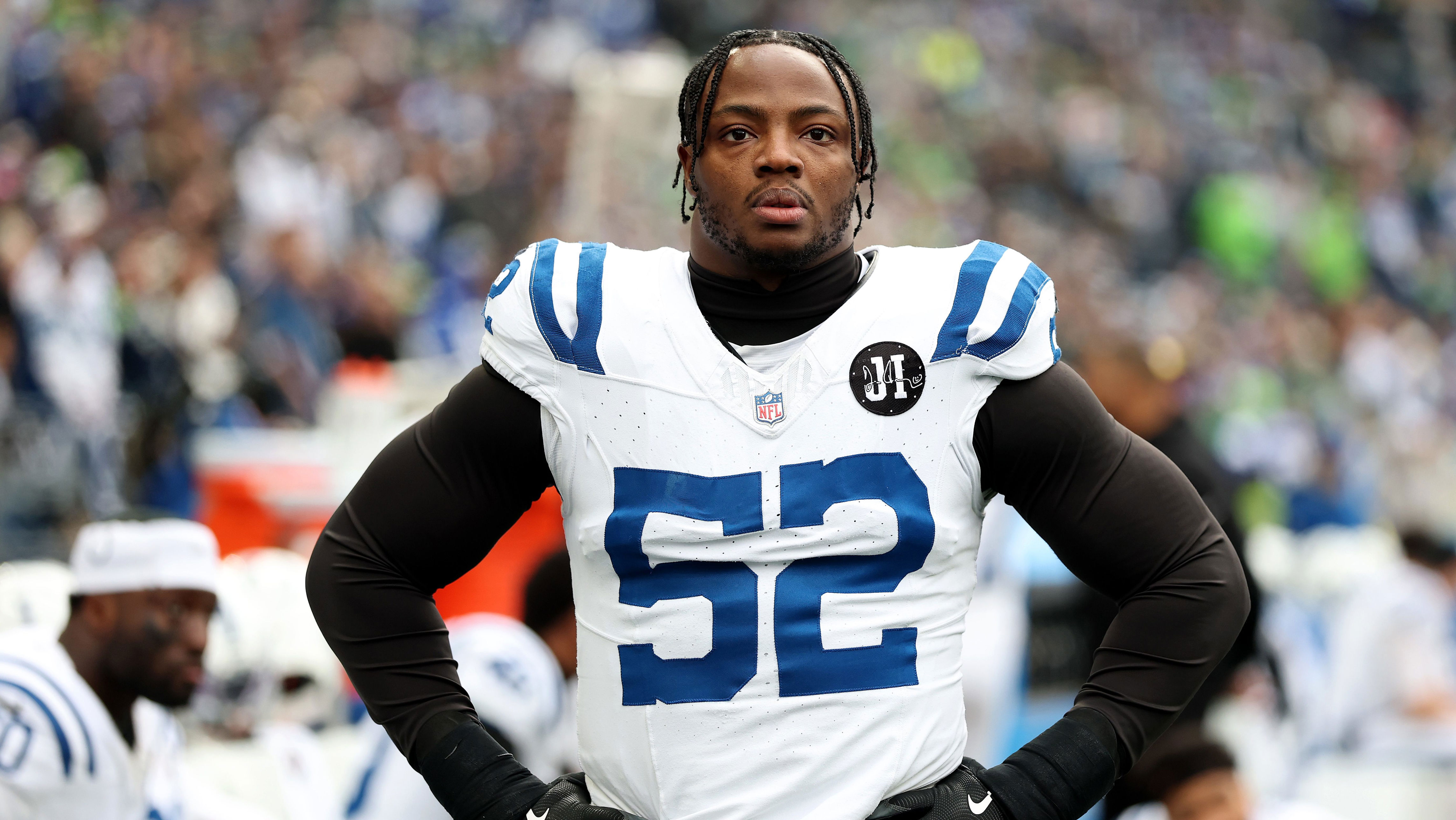 Colts lose 35-sack EDGE rusher to NFC South team