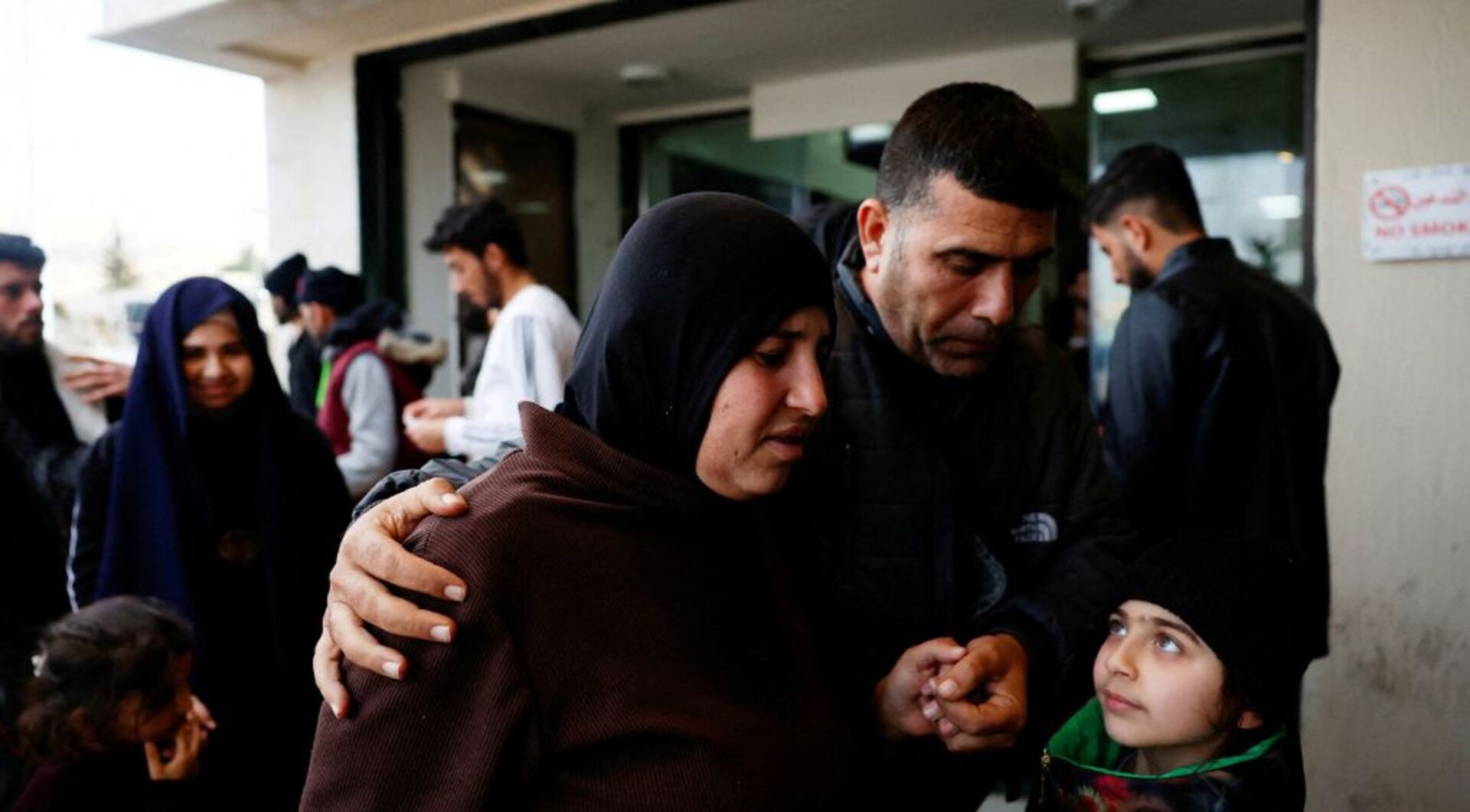 Syrian refugees return home as Israel pounds Lebanon amid rising conflict