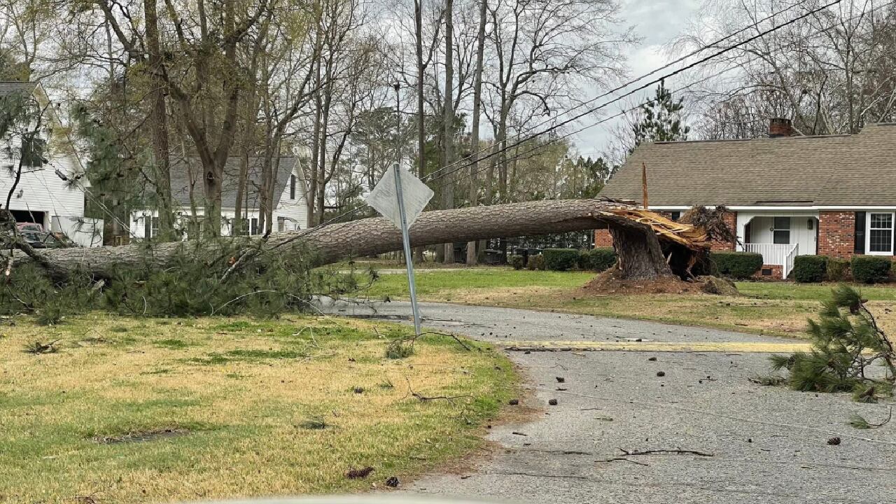 Thousands of homes, businesses without power in Eastern Carolina