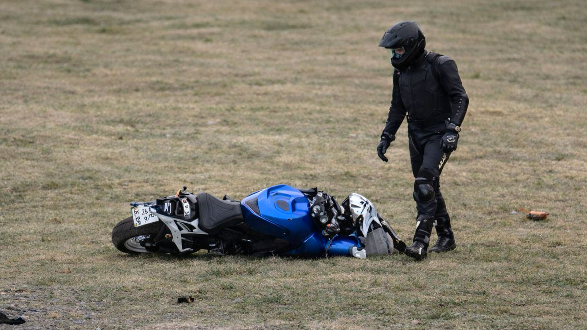 Fast corner mistakes cause motorbike crashes