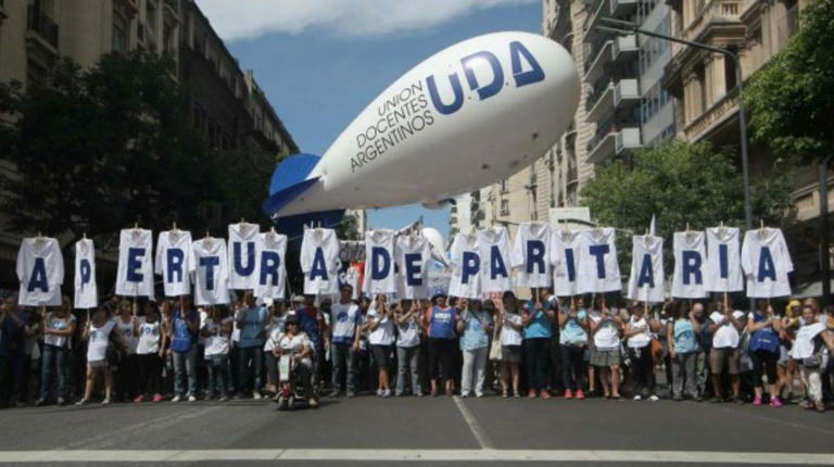Paritaria docente: los gremios rechazaron la oferta del Gobierno y ...