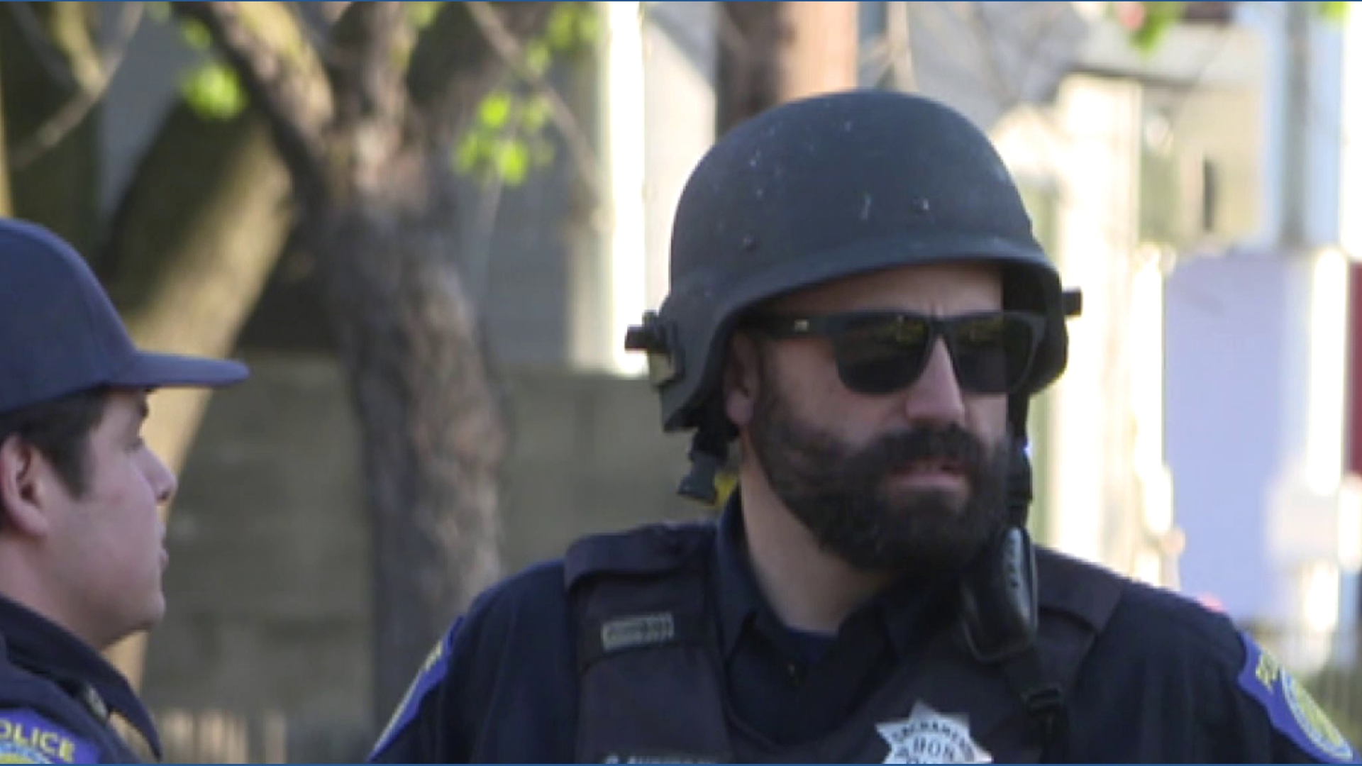 Sacramento police surround suspect vehicle tied to shooting near Oak Park