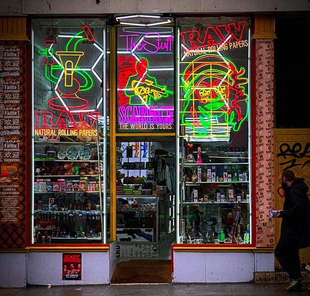 elfbar nachfüll pod läuft aus Local Vape and Smoke Shop Greeley main image 1